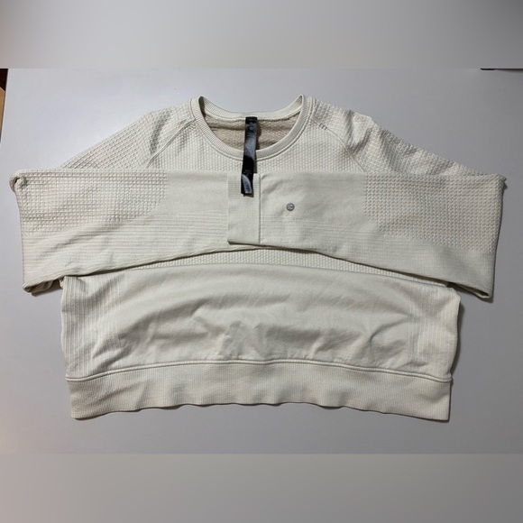 Lululemon Engineered Warmth Long Sleeve Crew - Picture 6 of 13